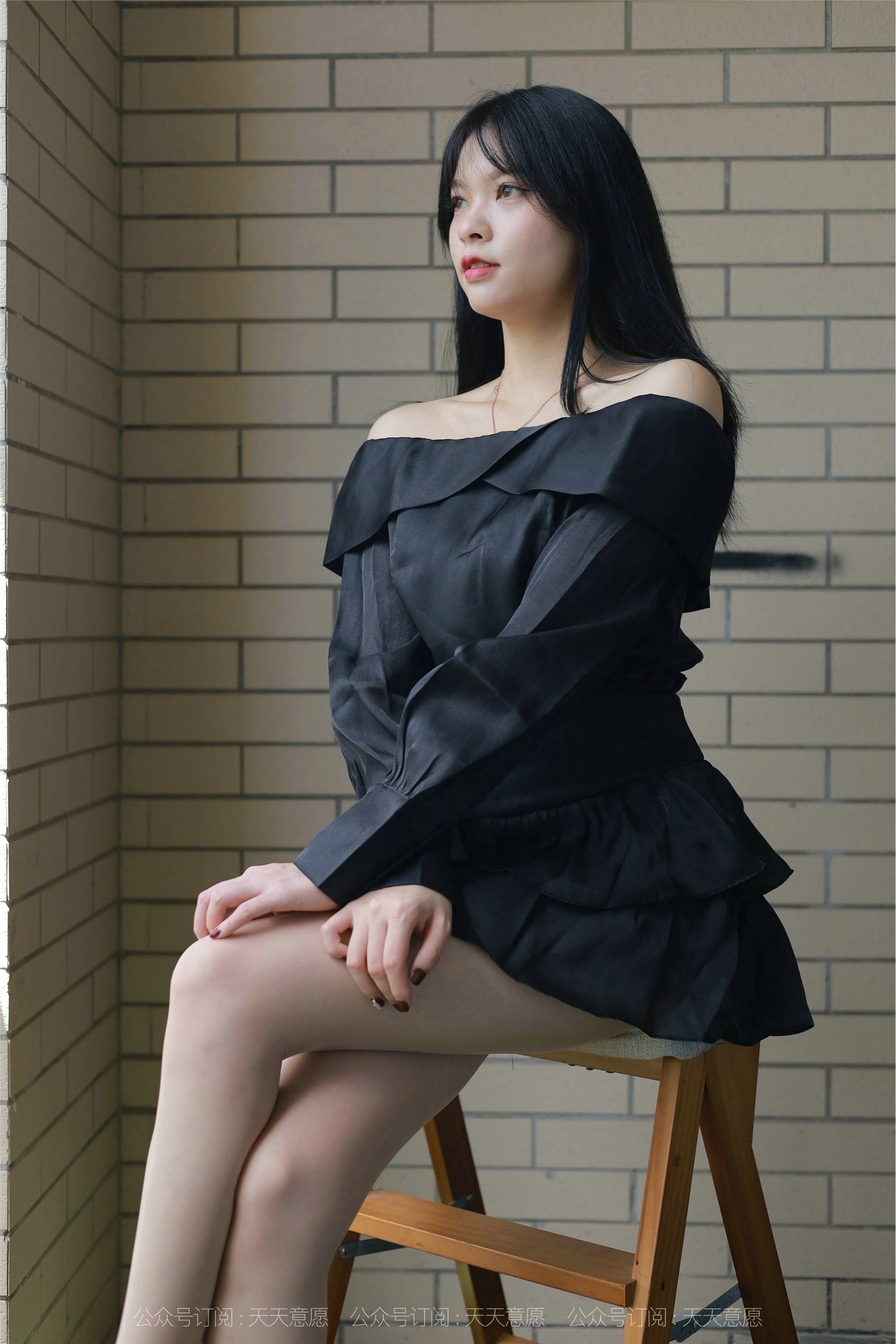 IESS异思趣向  2021.08.23 丝享家898：小七《一字肩短裙》